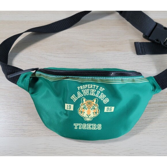 MAC Cosmetics x Stranger Things 1986 Hawkins Tigers Green Fanny Pack Belt Bag - Picture 1 of 8